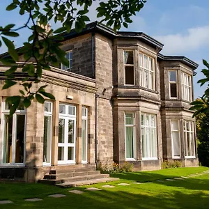 Halifax Hall 4*, Sheffield United Kingdom